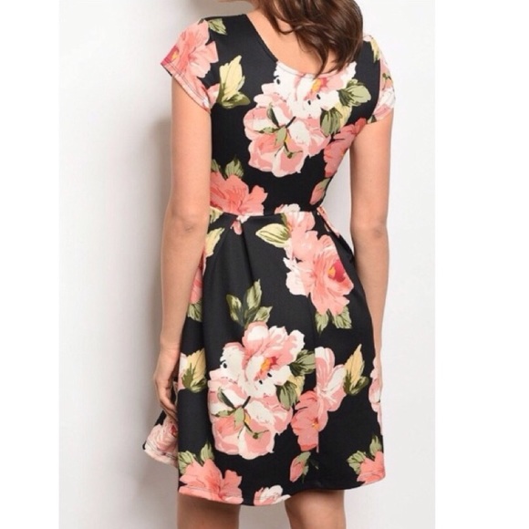 Multi Color Floral Print Skater Dress Size S - Picture 3 of 4